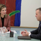 Reunión entre la consejera de Cultura y Turismo, Alicia García, y el presidente de la Federación de Asociaciones Castellano y Leonesas de Turismo Rural (Acaltur), Luis Chico-Ical