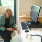 Manuela Carmena en su despacho como nueva alcaldesa de Madrid.-Foto: TWITTER