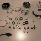 Foto de las joyas encontradas entre las pertenencias de la detenida-GUARDIA CIVIL