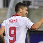 Vietto celebra su gol con el Sevilla en Eibar.-AFP / ANDER GILLENEA