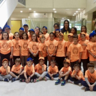 Niños del Campus de la Real Sociedad Hípica posan en su visita al Museo de la Ciencia.-EL MUNDO