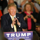 Donald Trump hablando durante el mitin electoral que tuvo ligar el jueves en Rochester.-AP / ROBERT F. BUKATY