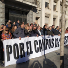 Concentración de operadores judiciales ante el Colegio El Salvador de Valladolid para reclamar al Ministerio de Justicia un compromiso para ejecutar el proyecto del Campus de la Justicia. - EUROPA PRESS