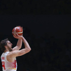El pívot de la selección española Pau Gasol, durante el partido de la final del Europeo 2015 que España y Lituania disputan esta tarde en el estadio Pierre Mauroy de Lille-EFE