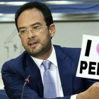 Meme sobre Antonio Hernando.-