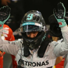 Nico Rosberg celebrando la calificación en el circuito de Abu Dabi.-AFP