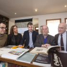 Carnero, junto al etnógrafo Joaquín Díaz, presenta el proyecto de digitalización.-E. M.