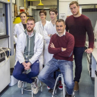 Miembros del equipo de investigación en el laboratorio de la Facultad de Ciencias de la Universidad de Burgos.-I. L. MURILLO