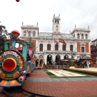 Atracciones infantiles en la Plaza Mayor de Valladolid-Ical