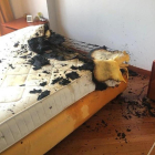 Estado del colchón tras el incendio-BOMBEROS VALLADOLID