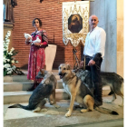Una manada de lobos asistente a una misa celebrada por el Colegio de Veterinarios de Valladolid. - ICAL