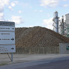 Planta de Acor en Olmedo, en una imagen de archivo durante una campaña de remolacha. J.M. LOSTAU-