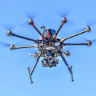 Instantánea de un vehículo aéreo sin tripulación en pleno vuelo.-ECOGEO