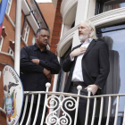 Julian Assange en la embajada de Ecuador en Londres el pasado 21 de agosto.-Foto: AP / YUI MOK