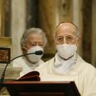 El cardenal arzobispo Ricardo Blázquez, oficia una misa en la Chiesa Nuova.- ICAL
