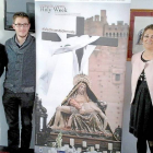 Rubén Mena, José María Magro y Teresa López ayer, junto al cartel promocional de la Semana Santa en inglés-El Mundo