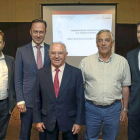 Roberto García Cabezas; Marcos y Jesús Yllera;Ramón Martínez Palacios; y Carlos Yllera, socios del Grupo Yllera, ayer, presentando la nueva bodega.-Ical