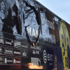 El autobús del Borussia Dortmund, con las señales del atentado con explosivos, el pasado 11 de abril-AP