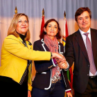 Pilar del Olmo con Reyes Maroto, y el presidente de NSR, Óscar Heckh en la firma del acuerdo.-ICAL