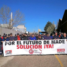 Concentración de trabajadores a las puertas de la factoría Made.-EL MUNDO