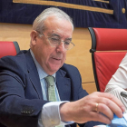 El presidente del Consejo de Cuentas, Jesús Encabo, ayer en la Comisión de Hacienda de las Cortes.-ICAL