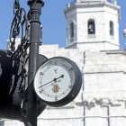 Termómetros próximo a la Plaza de Portugalete de Valladolid.-MIGUEL ÁNGEL SANTOS