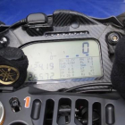 Cuadro de mandos o 'display' de la Yamaha de Jorge Lorenzo en el que podrá recibir mensajes desde su box en plena carrera.-EMILIO PÉREZ DE ROZAS