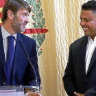 Carlos Suárez y Ronaldo, el lunes en el Ayuntamiento tras dar a conocer el cambio accionarial.-J. M. LOSTAU