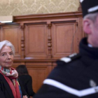 Christine Lagarde ante el tribunal de París que la está juzgando.-AFP / MARTIN BUREAU