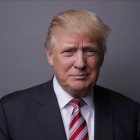 El candidato presidencial republicano, Donald Trump,  posa para una foto después de una entrevista con la agéncia Reuters en su oficina de la Torre Trump en Nueva York.-REUTERS