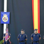 Agentes de la Unidad de Intervención Policial formados en el acto .  -ICAL