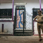 Un oficial de policía indio con su uniforme.-DIVYAKANT SOLANKI / EFE