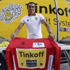 Alberto Contador posa con el maillot rojo de líder de la Vuelta a España en la jornada de descanso.-