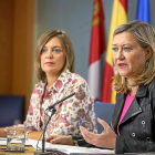 Pilar del Olmo interviene ayer durante la rueda de prensa posterior al Consejo de Gobierno junto a Milagros Marcos.-ICAL