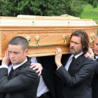 El actor Jim Carrey, en el funeral de su exnovia Cathriona White.-
