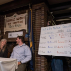 Recuento de votos en Dixville Notch (New Hampshire), el primer municipio en votar.-AFP / ALICE CHICHE