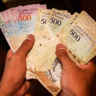 Billetes de bolívares venezolanos.-EFE (RAYNER PENA)