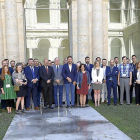 Los más de 70 encargados de concretar el proyecto Urban Green Up ayer en el Museo Patio Herreriano junto a representantes municipales-J.M. Lostau
