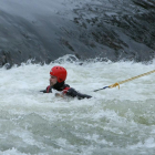 Los bomberos de Ponferrada buscan a un niño caído en el río Sil-ICAL