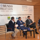Pablo Lago, Luis Mariano Santos, Raúl de la Hoz y Carlos Menéndez en el foro 'Somos Castilla y León'. / D. M.