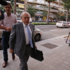El 'expresident' Pujol este lunes llegando a su domicilio de Barcelona.-Foto: ÁLVARO MONGE