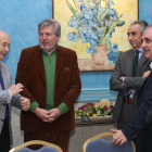 El secretario de Estado de Hacienda, Miguel Ferré Navarrete (2D); junto al candidato al Senado, José Antonio Rubio (D); al candidato al Congreso y ministro de Cultura, Íñigo Méndez de Vigo (2I); y al presidente de la Cámara de Comercio, Vicente Villagrá (-Ical