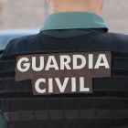 Archivo - Un agente de la Guardia Civil, de espalda. - GUARDIA CIVIL - Archivo