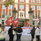 FSP-UGT Valladolid realiza una concentración en la Consejería de Sanidad, para denunciar el deterioro de lo servicios públicos-Ical