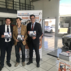 Luis Miguel (Estudio Publicidad), Isaac Viciosa y Roberto Pérez (Adarsa), ayer en la presentación de la Milla.-G. V.