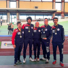 Integrantes del equipo masculino, subcampeón de España, junto a Moncho Alarcia.-EM