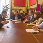 Reunión del equipo de gobierno con Aguas de Valladolid, en una imagen de archivo-J. M. LOSTAU