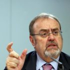 El consejero de Educación, Fernando Rey, comparece en rueda de prensa posterior al Consejo de Gobierno-ICAL