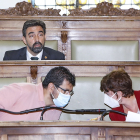 Alberto Bustos y María Sánchez, en una imagen de archivo durante un pleno. J.M. LOSTAU