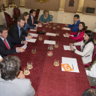 Los concejales electos del Partido Popular y de Ciudadanos mantienen una reunión en el Ayuntamiento de Burgos-Ical